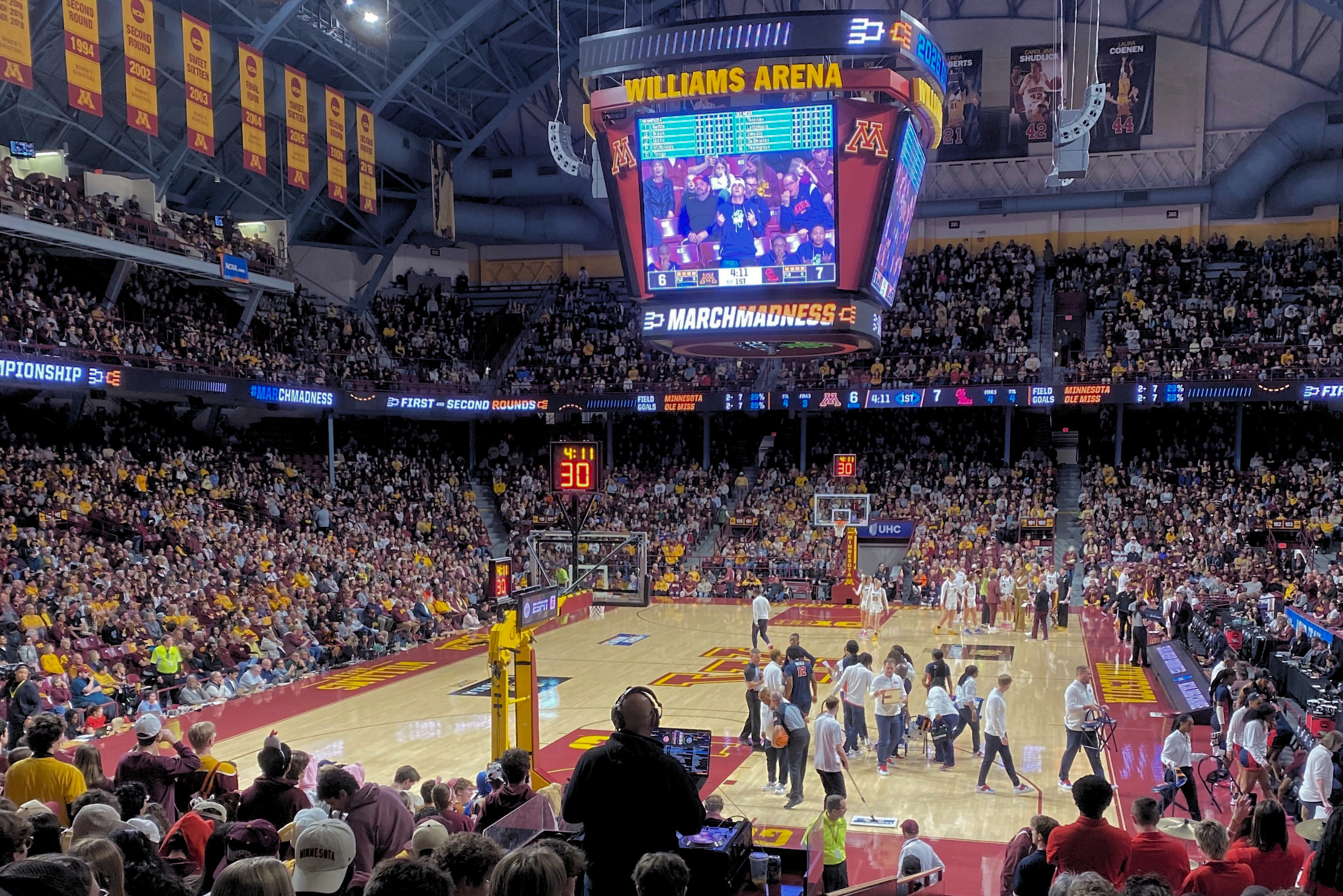 Why the Gophers-Tommies Series is a Win for Local Basketball